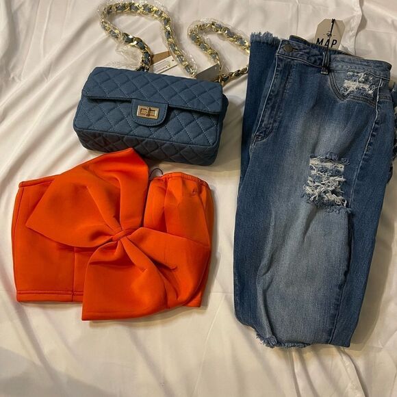 Plus Size Distressed Jeans- NWT - Picture 9 of 12